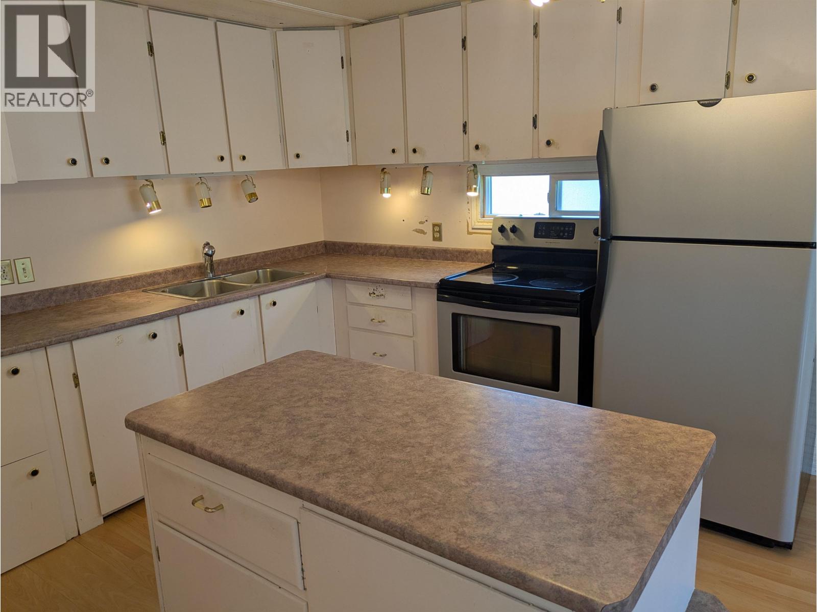 4195 KNIGHT CRESCENT, Prince George