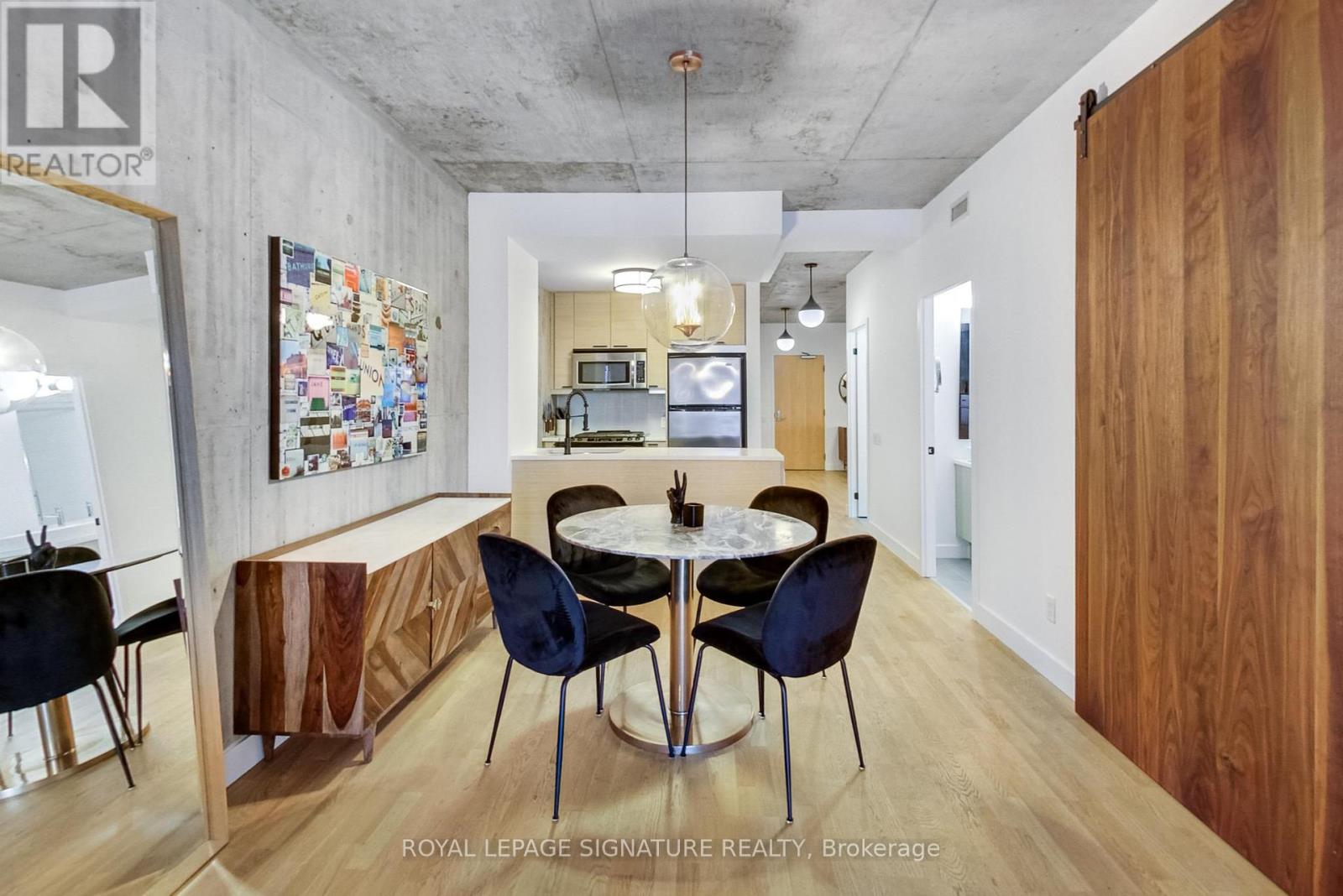 Photo 3 of 614 138 Princess Street, Toronto ON