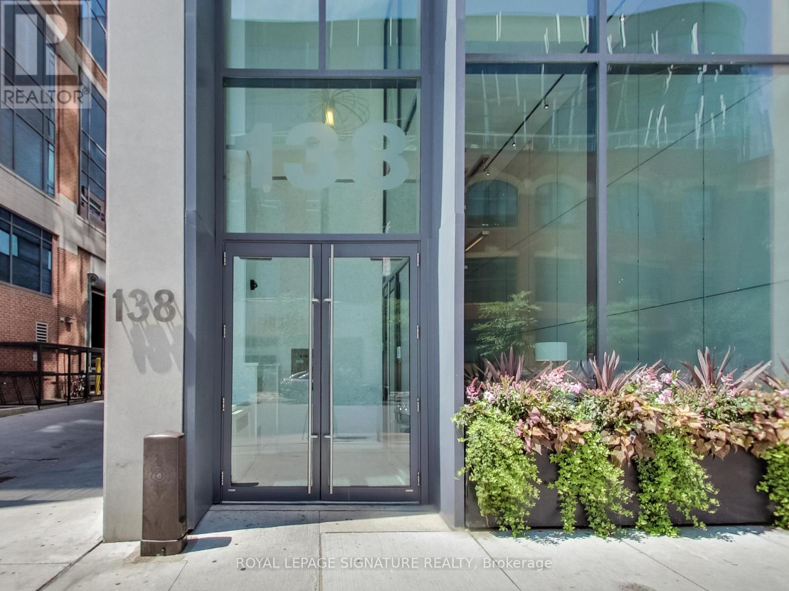 Photo 12 of 614 138 Princess Street, Toronto ON