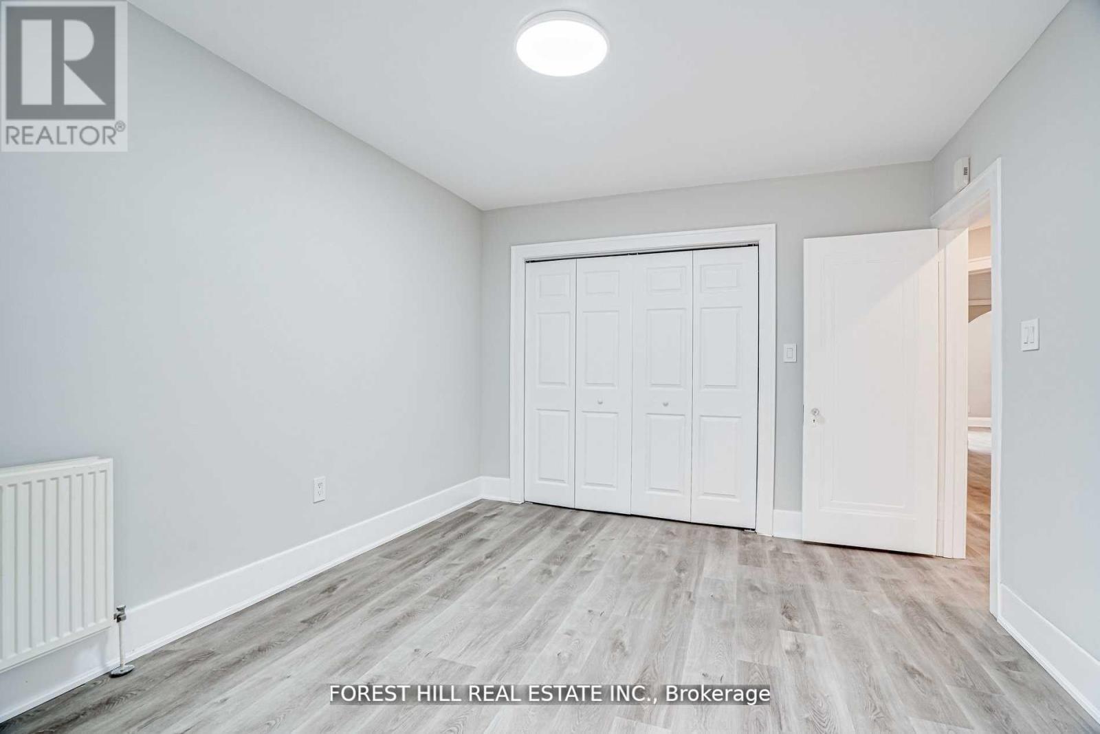 Photo 11 of Upper 8 Poplar Plains Crescent, Toronto ON