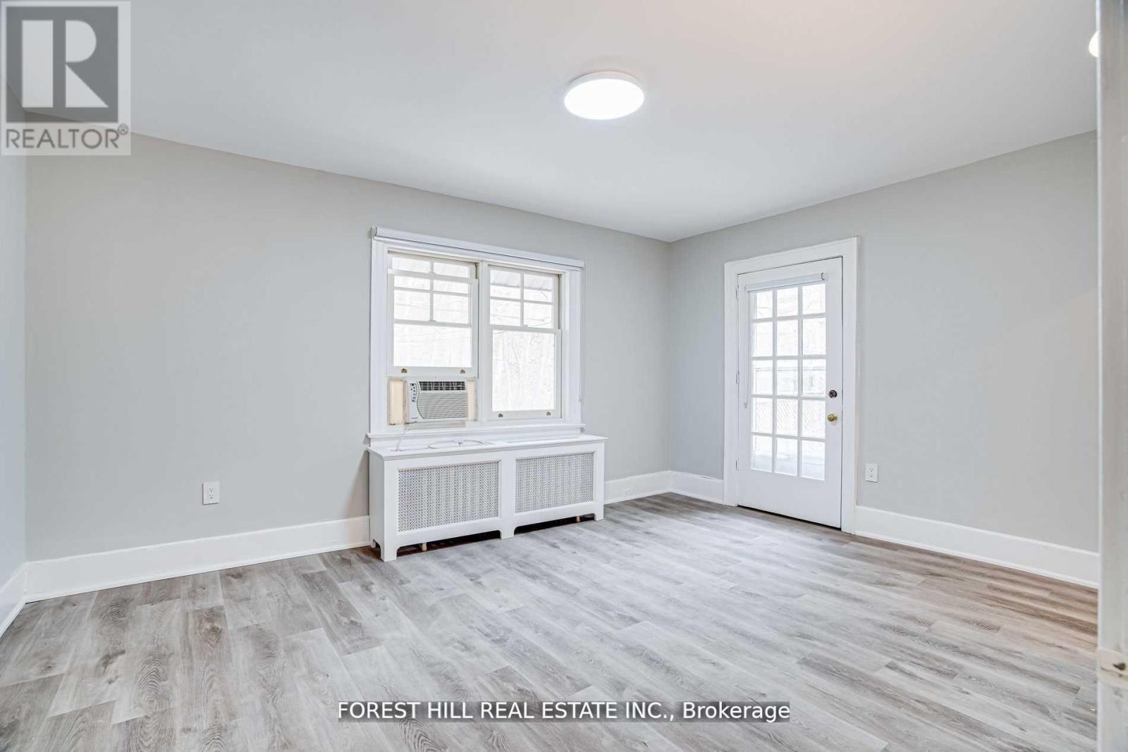 Photo 25 of Upper 8 Poplar Plains Crescent, Toronto ON