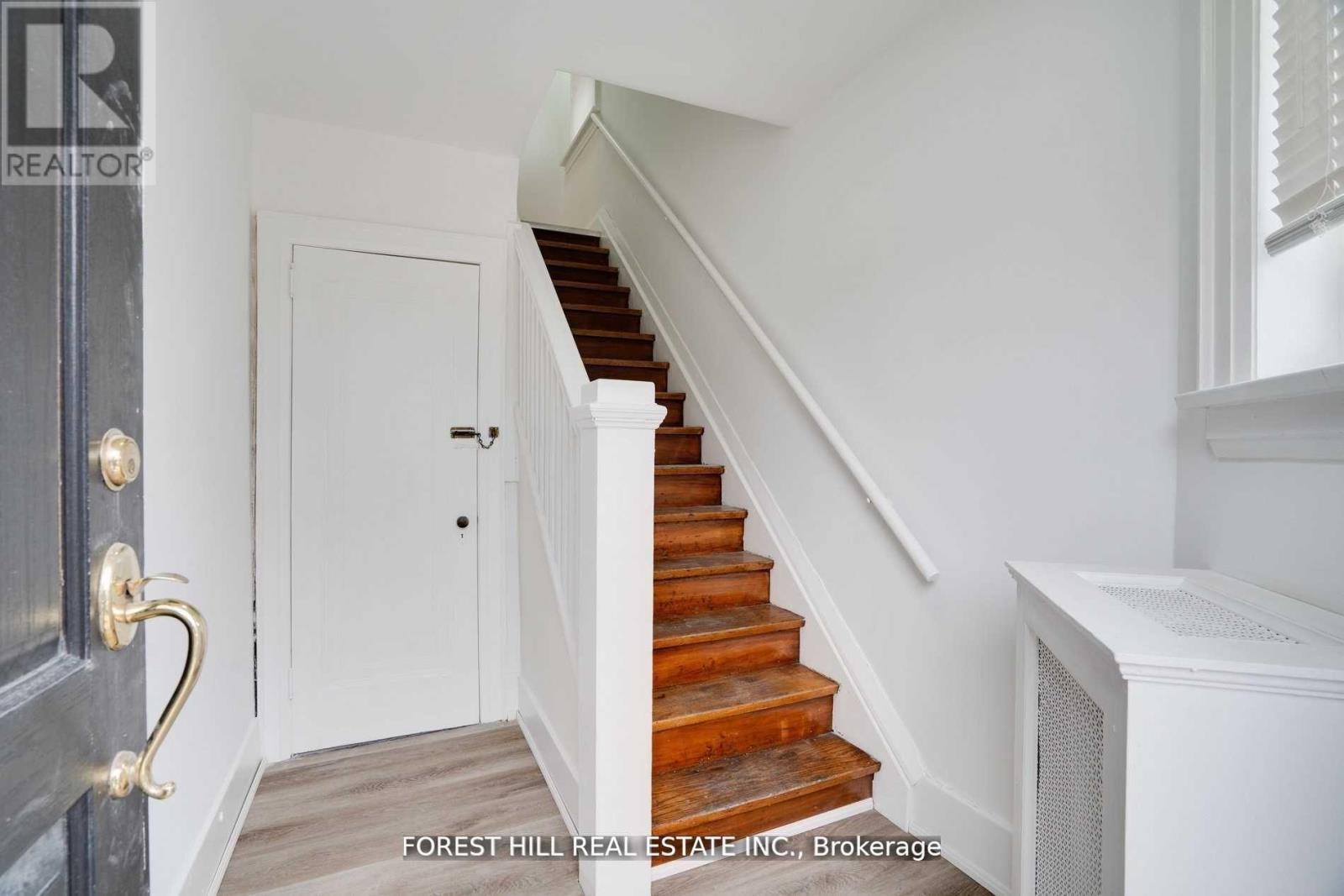 Photo 14 of Upper 8 Poplar Plains Crescent, Toronto ON