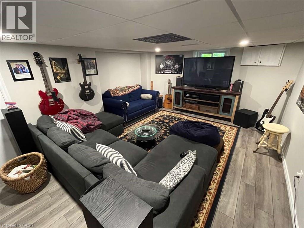 Photo 33 of 213 Vidal Street S, Sarnia ON