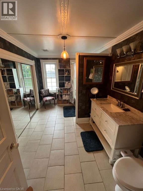 Photo 12 of 213 Vidal Street S, Sarnia ON