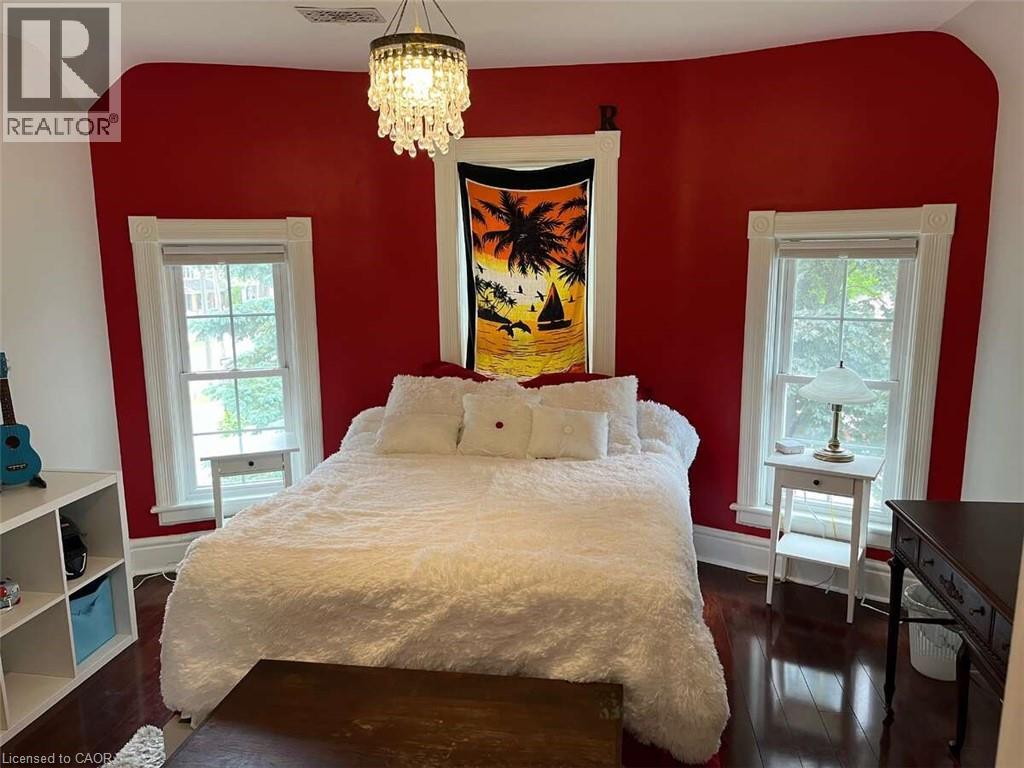 Photo 14 of 213 Vidal Street S, Sarnia ON