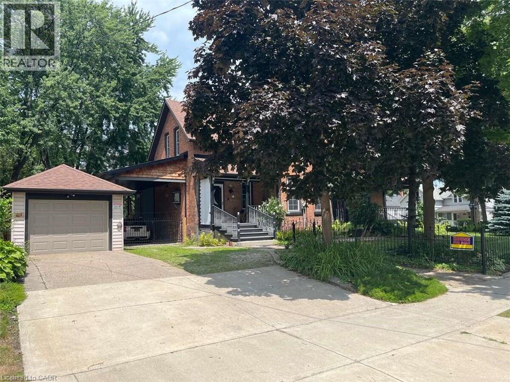 Photo 9 of 213 Vidal Street S, Sarnia ON