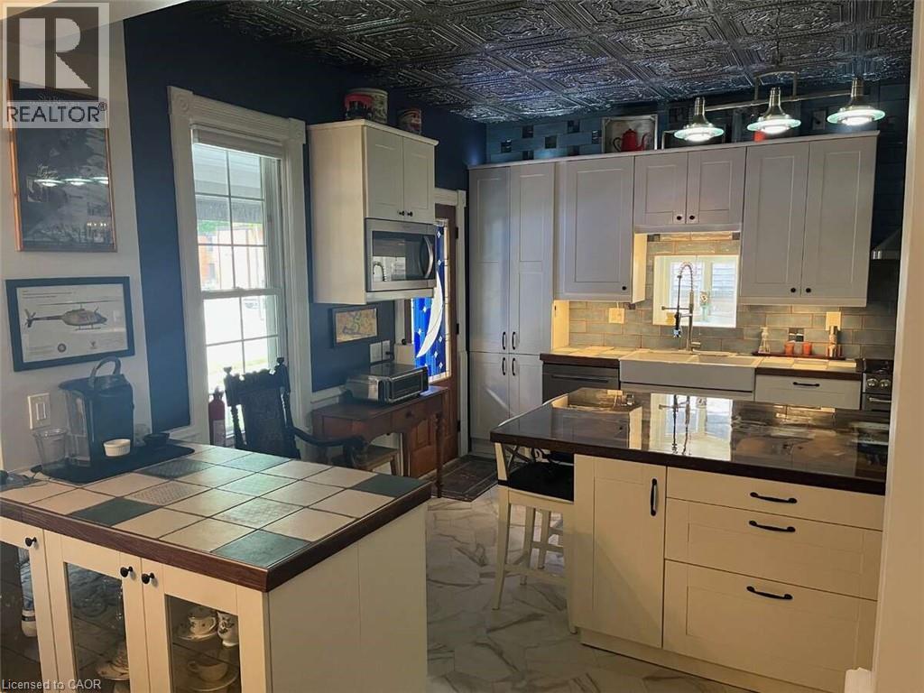 Photo 2 of 213 Vidal Street S, Sarnia ON