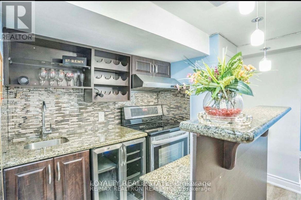 Photo 9 of 331 Chartland Boulevard S, Toronto ON