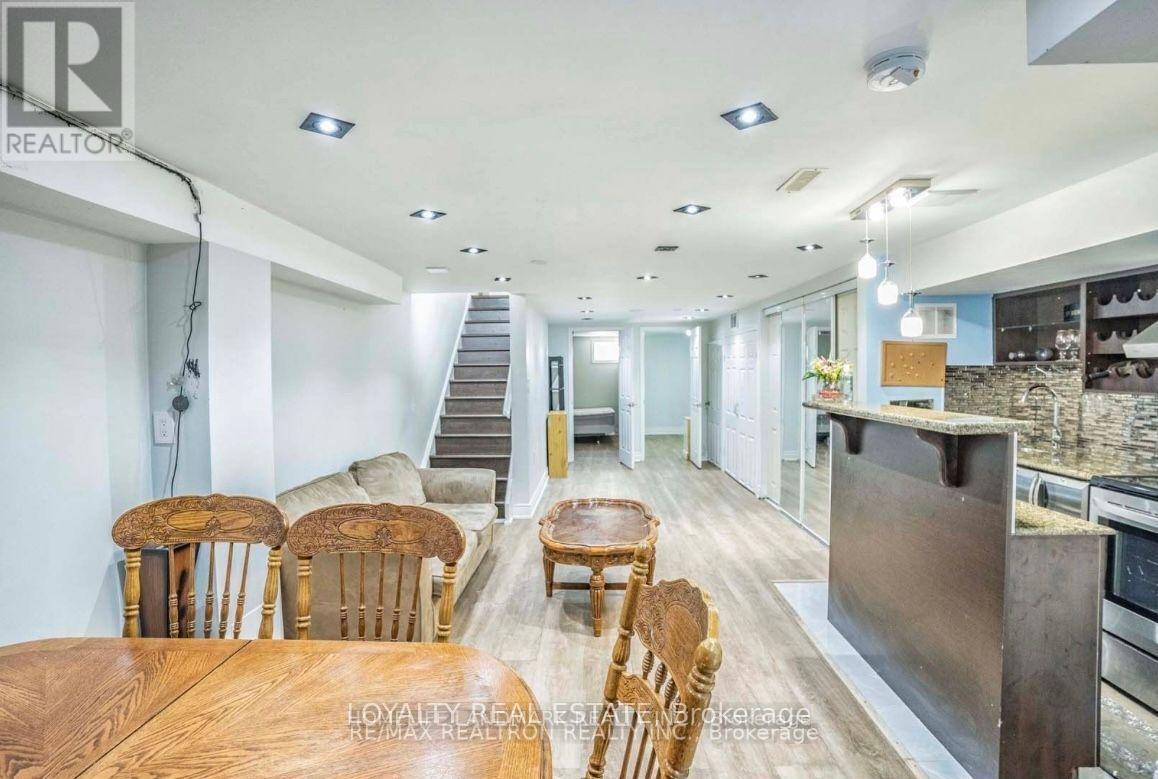 Photo 2 of 331 Chartland Boulevard S, Toronto ON