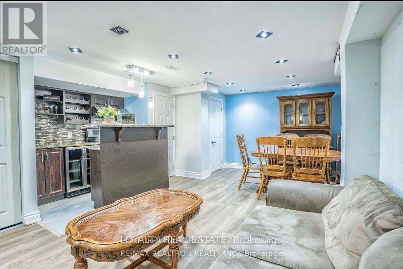 Photo 8 of 331 Chartland Boulevard S, Toronto ON