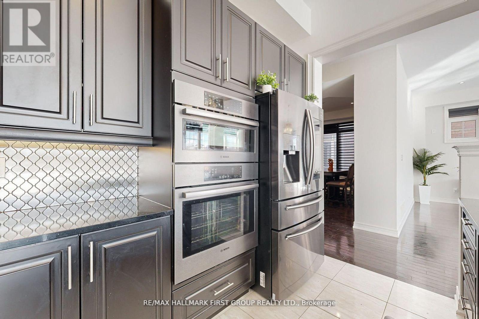 Photo 9 of 329 Windfields Farm Drive W, Oshawa ON