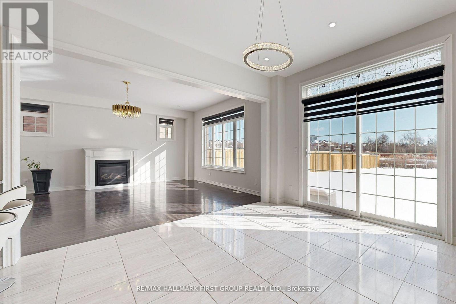 Photo 23 of 329 Windfields Farm Drive W, Oshawa ON