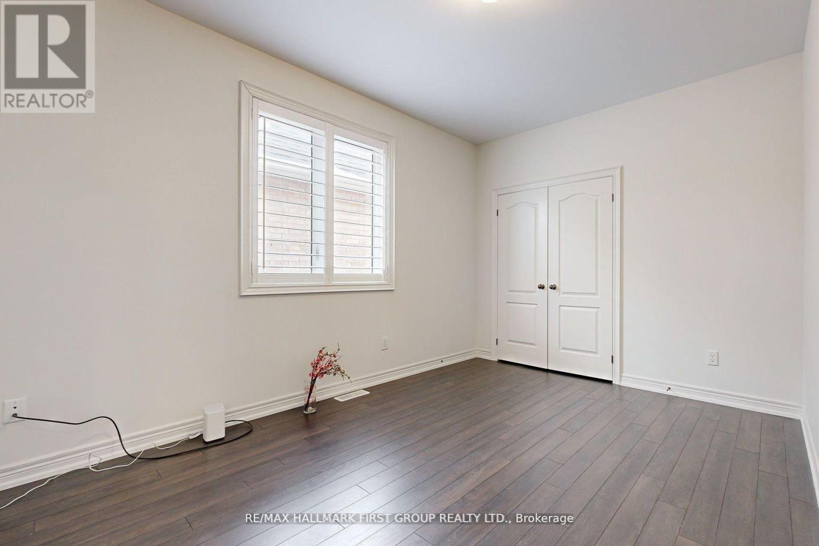 Photo 29 of 329 Windfields Farm Drive W, Oshawa ON