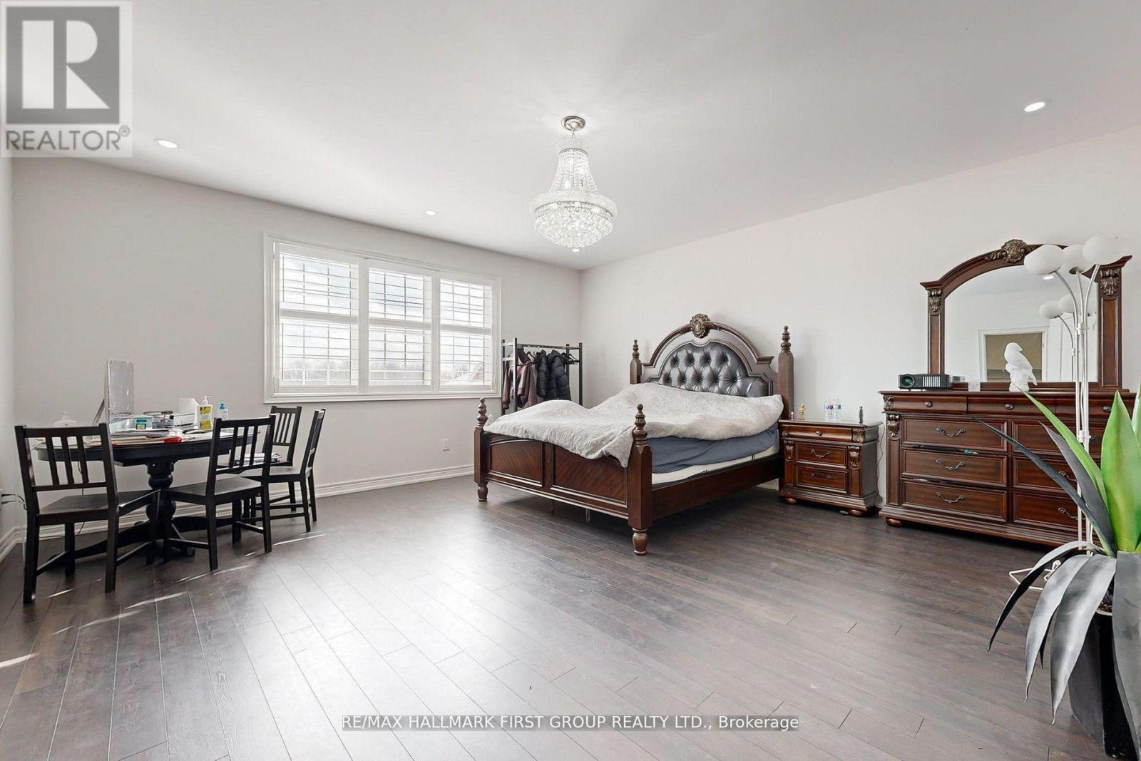Photo 20 of 329 Windfields Farm Drive W, Oshawa ON