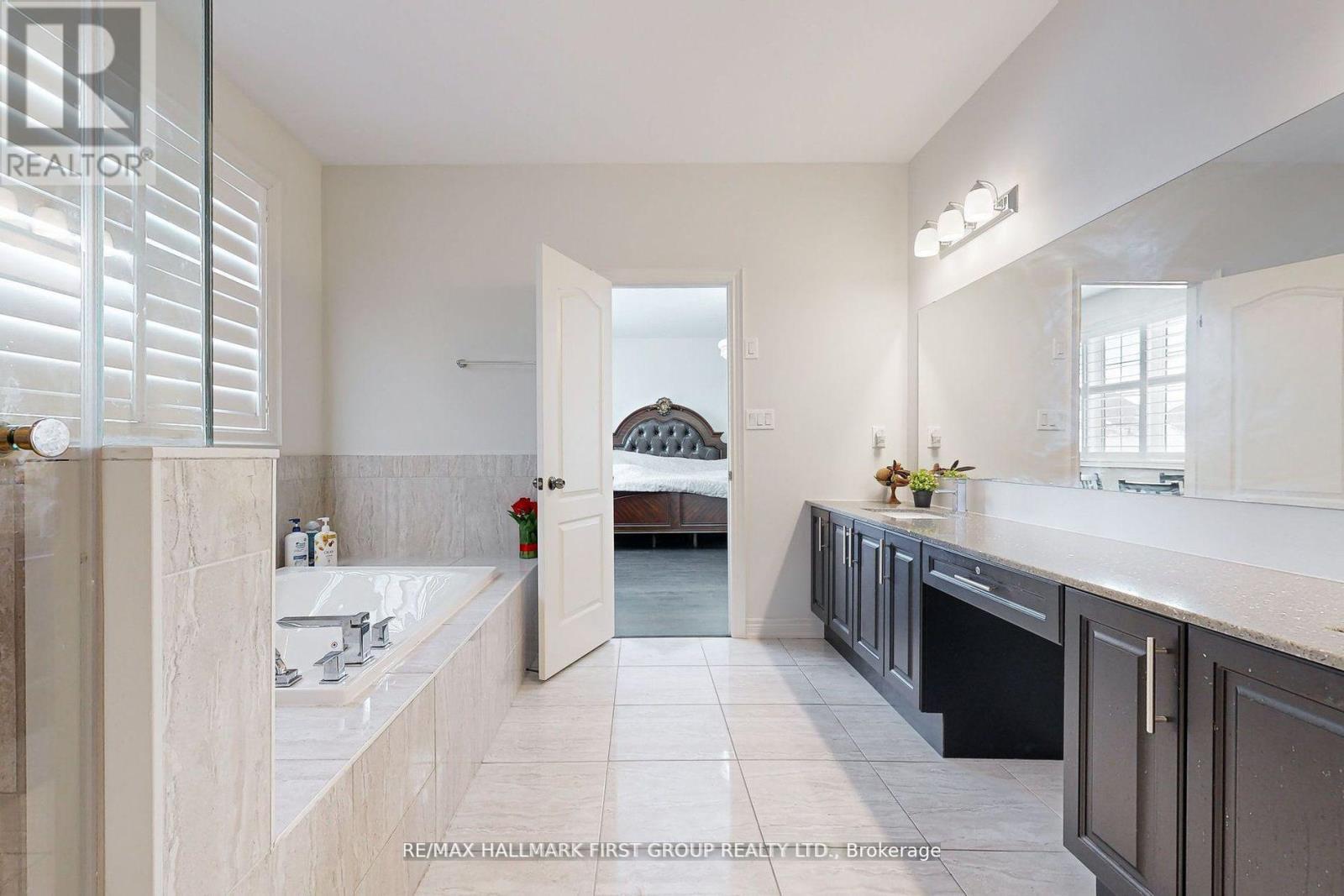 Photo 32 of 329 Windfields Farm Drive W, Oshawa ON
