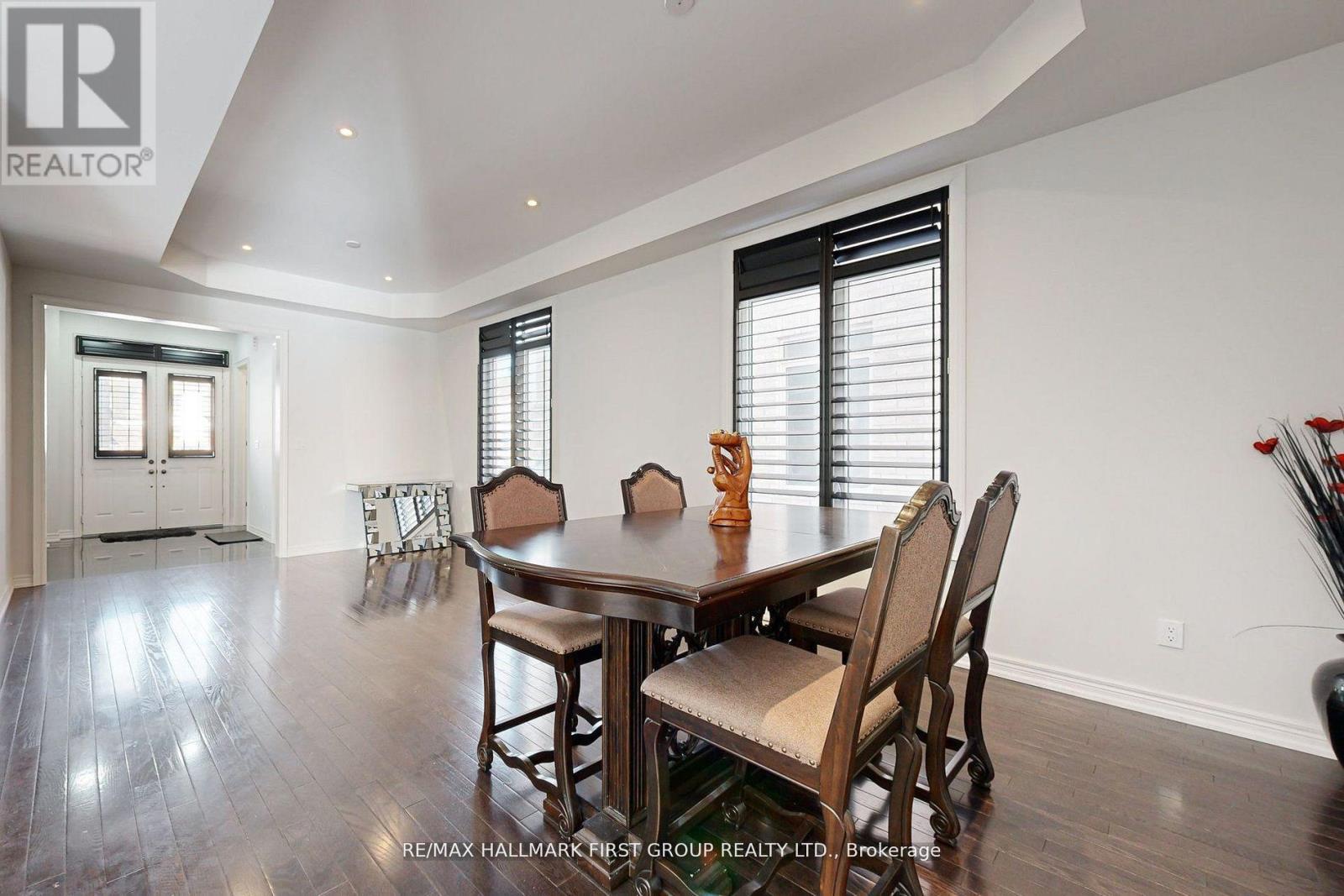 Photo 8 of 329 Windfields Farm Drive W, Oshawa ON