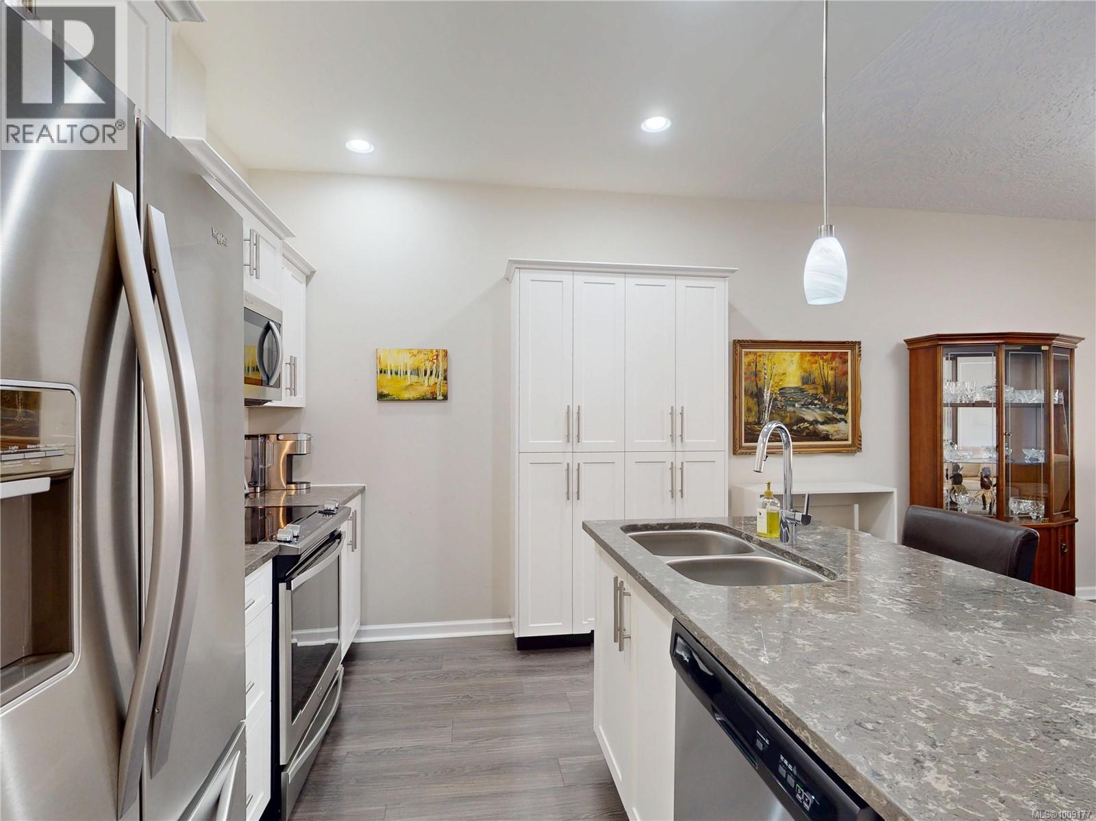 Photo 9 of 6332 Shambrook Dr, Sooke BC