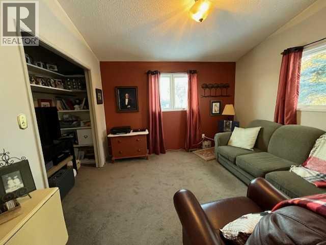 Photo 4 of 162 W 100 S Street, Raymond AB