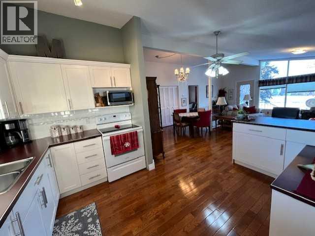 Photo 5 of 162 W 100 S Street, Raymond AB