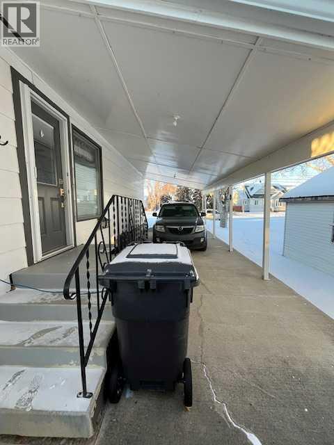 Photo 8 of 162 W 100 S Street, Raymond AB