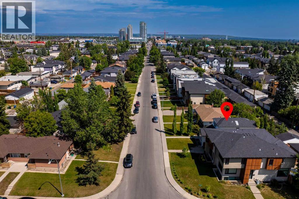 Photo 3 of 2236 33 Street Sw, Calgary AB