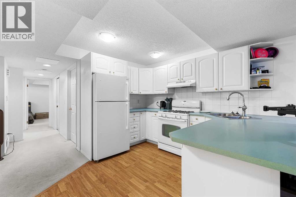 Photo 14 of 2236 33 Street Sw, Calgary AB