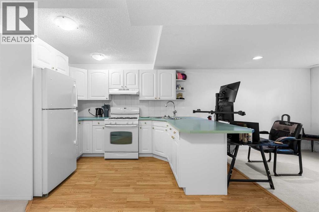 Photo 6 of 2236 33 Street Sw, Calgary AB
