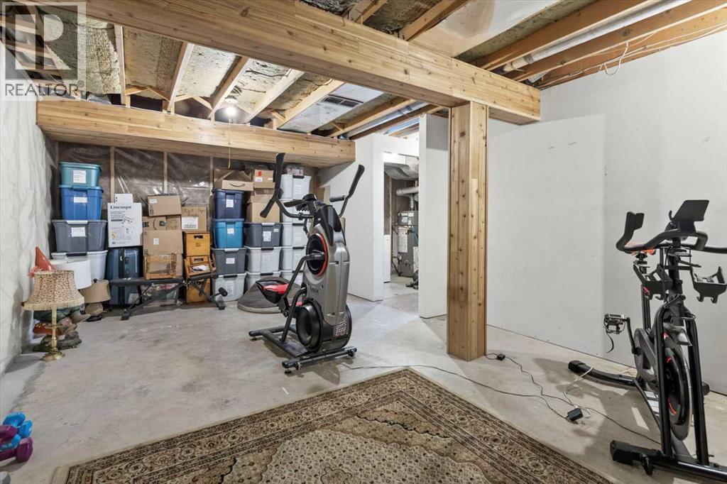 Photo 33 of 40 Bergen Place Nw, Calgary AB