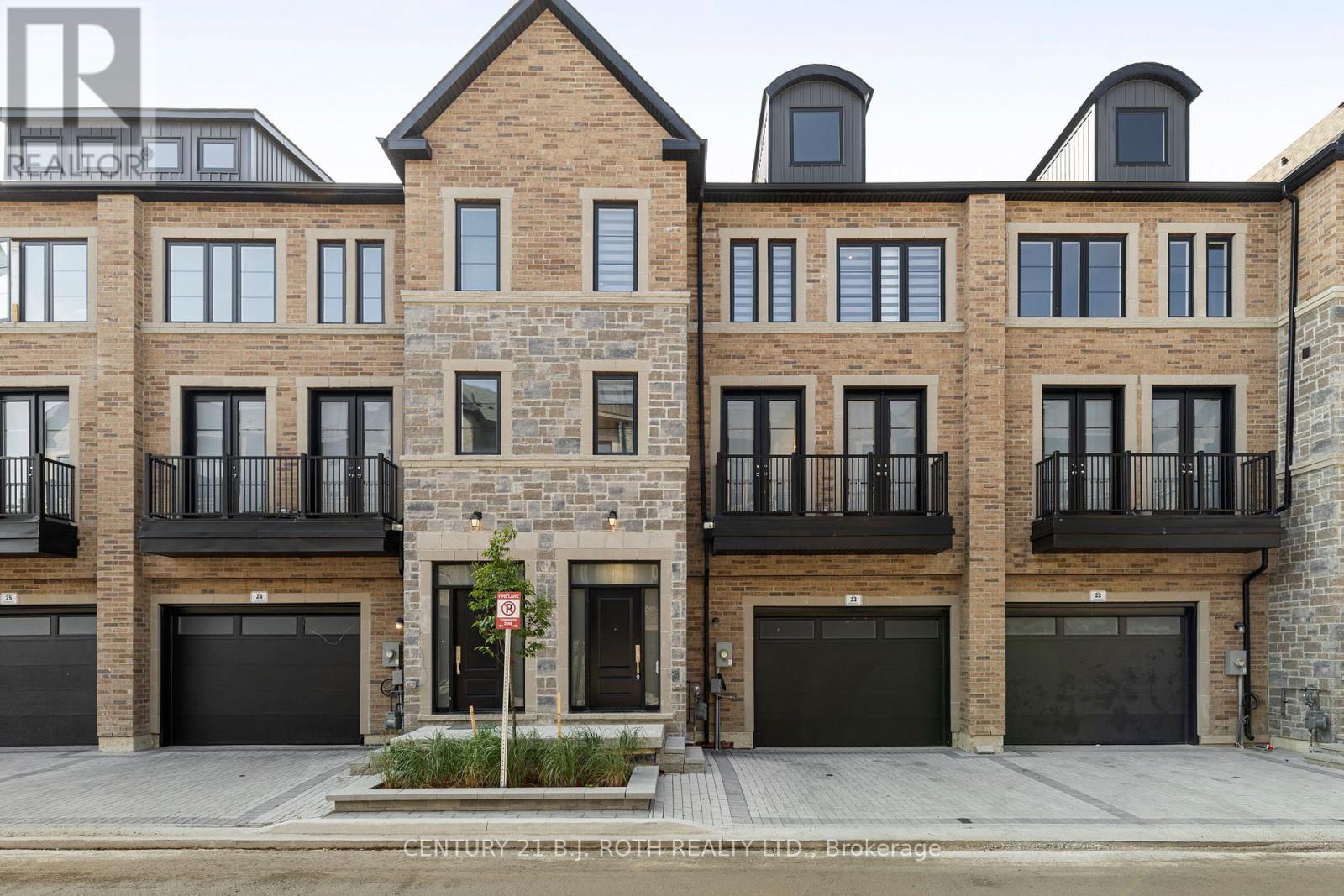 Photo 1 of 23 260 Eagle Street, Newmarket ON