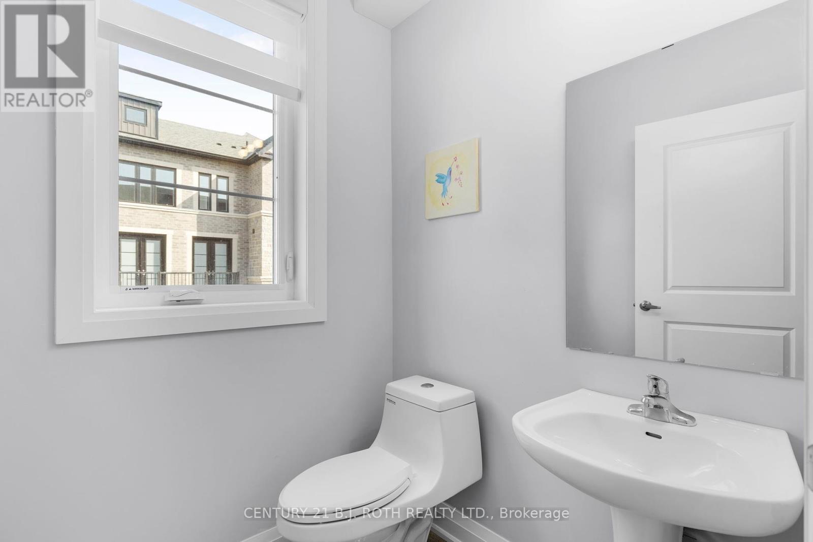 Photo 18 of 23 260 Eagle Street, Newmarket ON
