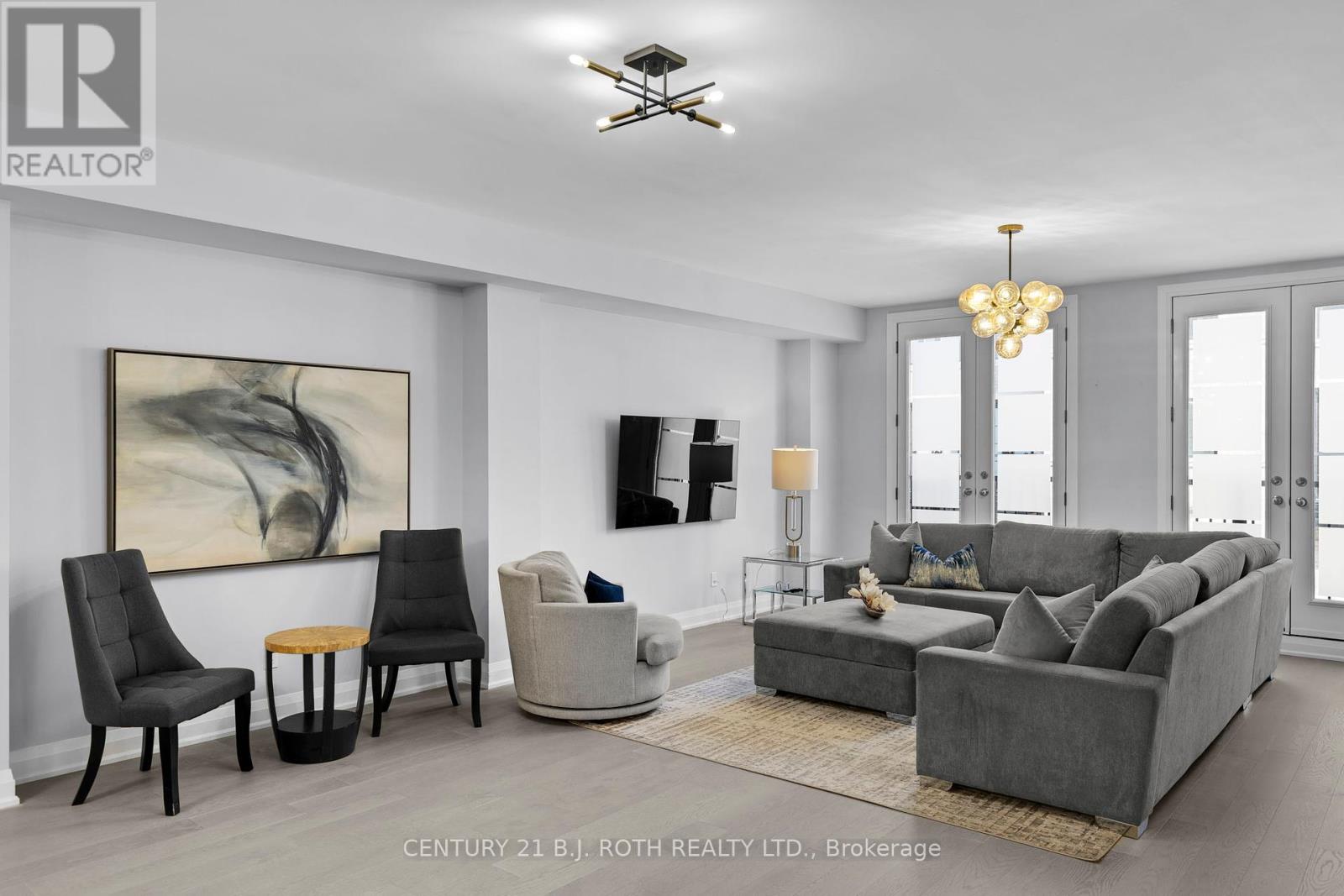 Photo 8 of 23 260 Eagle Street, Newmarket ON
