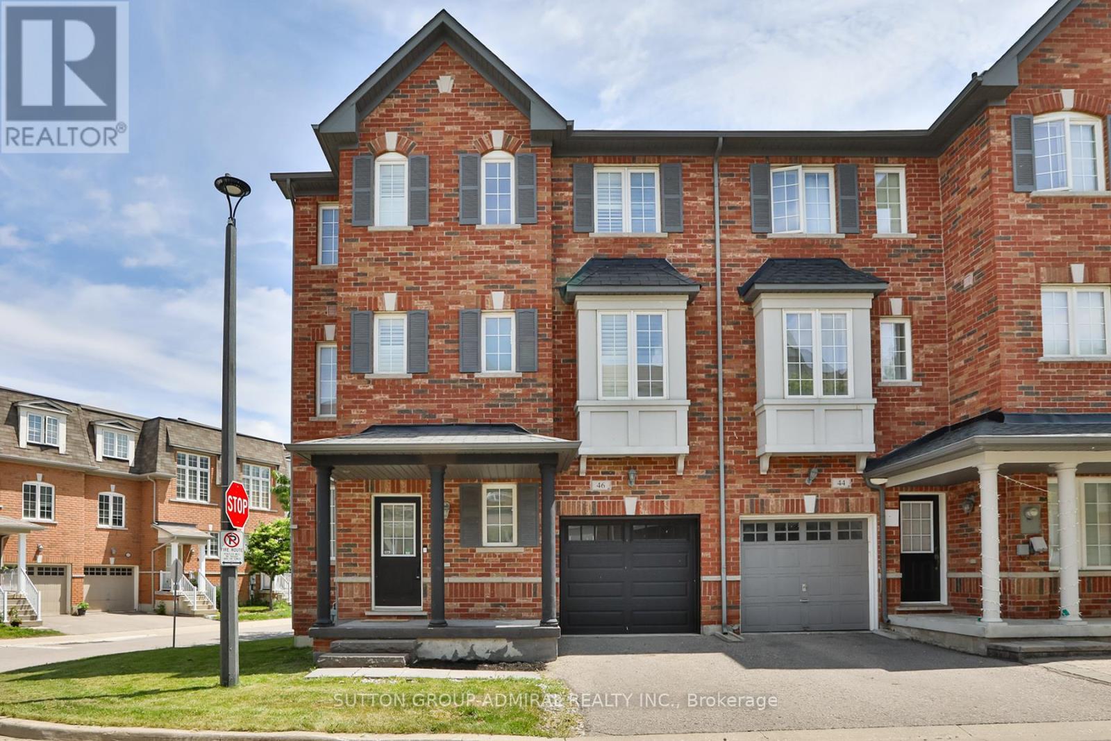 Photo 31 of 46 15 Old Colony Road, Richmond Hill ON