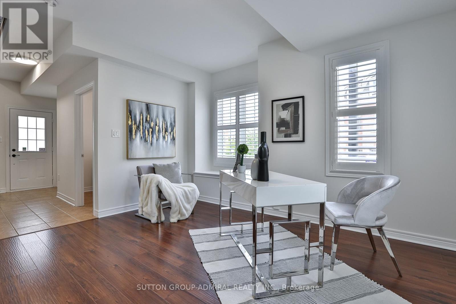 Photo 25 of 46 15 Old Colony Road, Richmond Hill ON