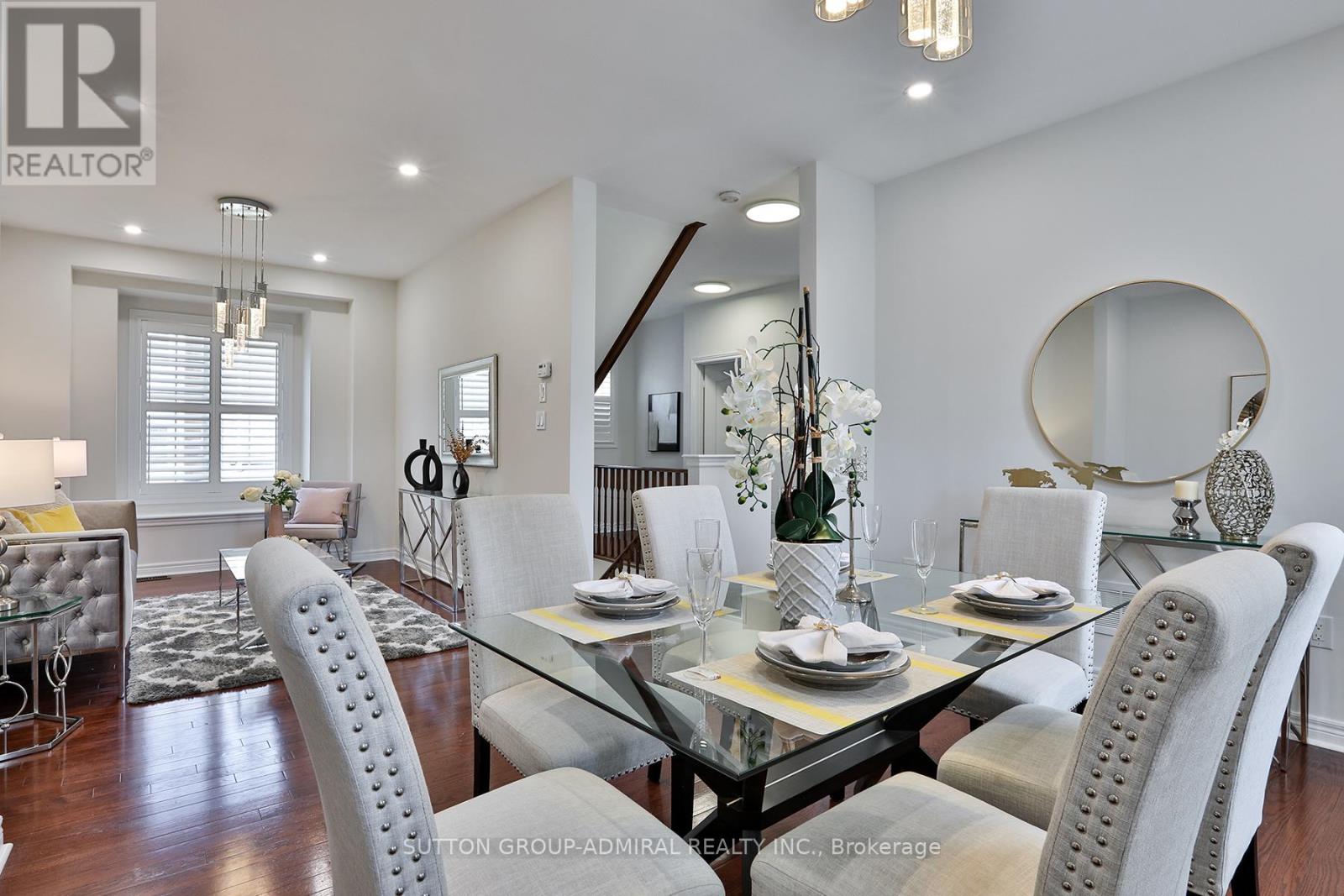 Photo 18 of 46 15 Old Colony Road, Richmond Hill ON