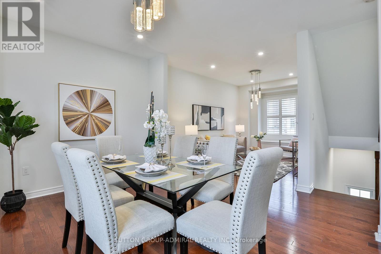Photo 4 of 46 15 Old Colony Road, Richmond Hill ON