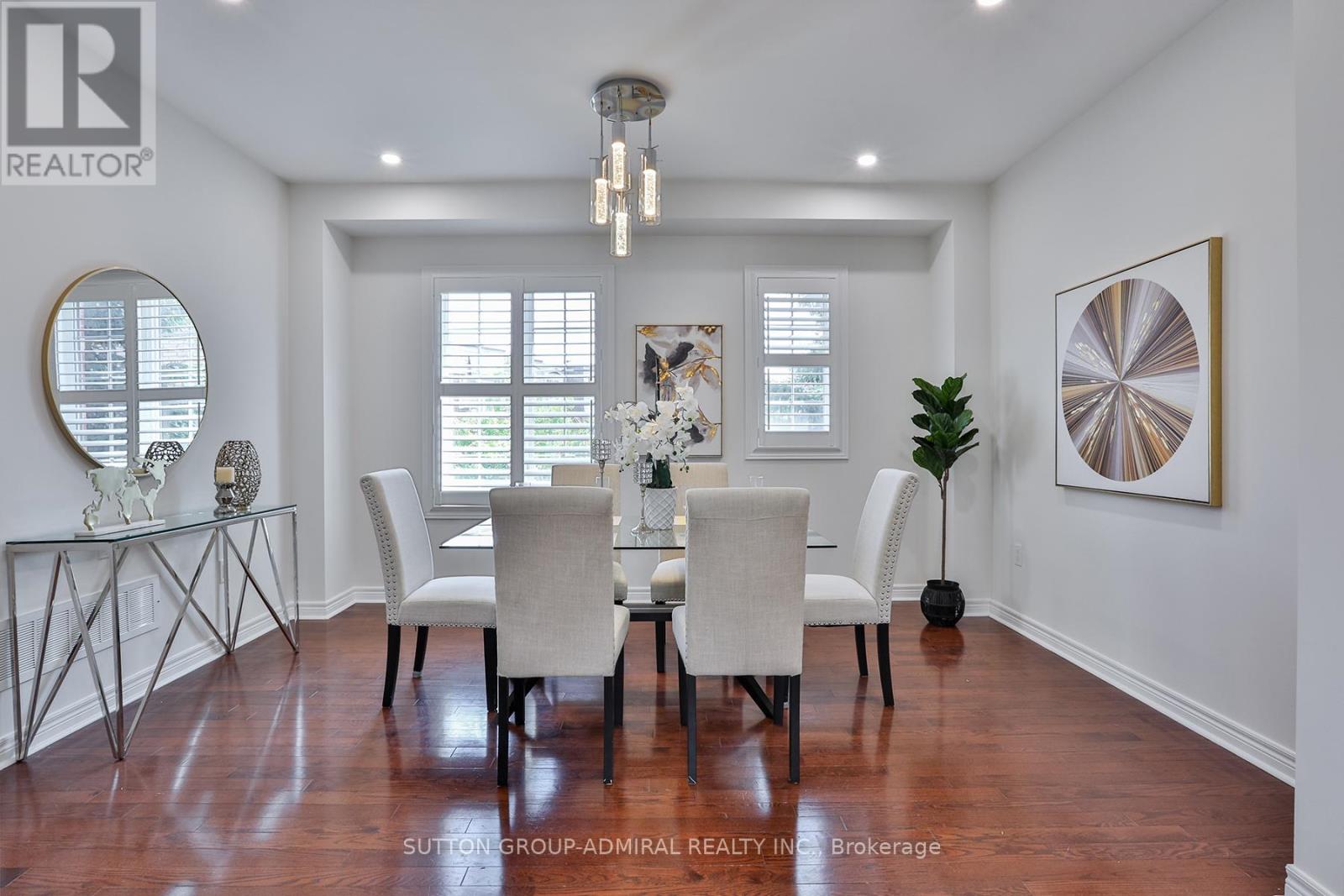 Photo 19 of 46 15 Old Colony Road, Richmond Hill ON