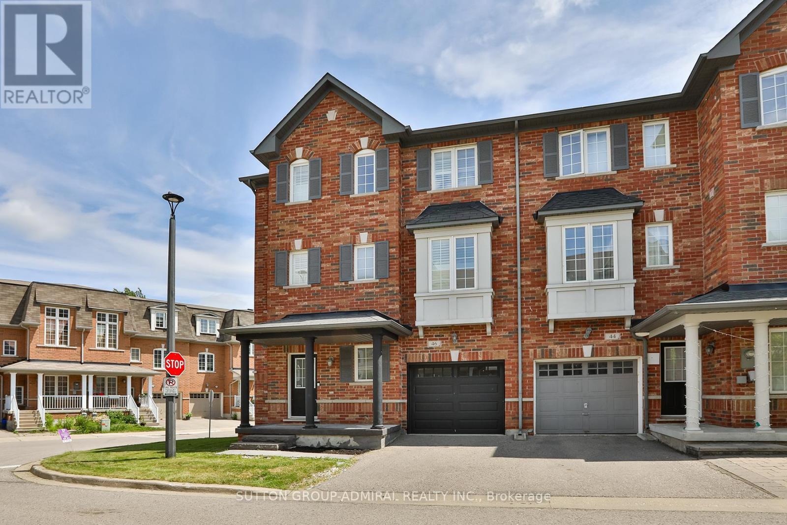 Photo 29 of 46 15 Old Colony Road, Richmond Hill ON