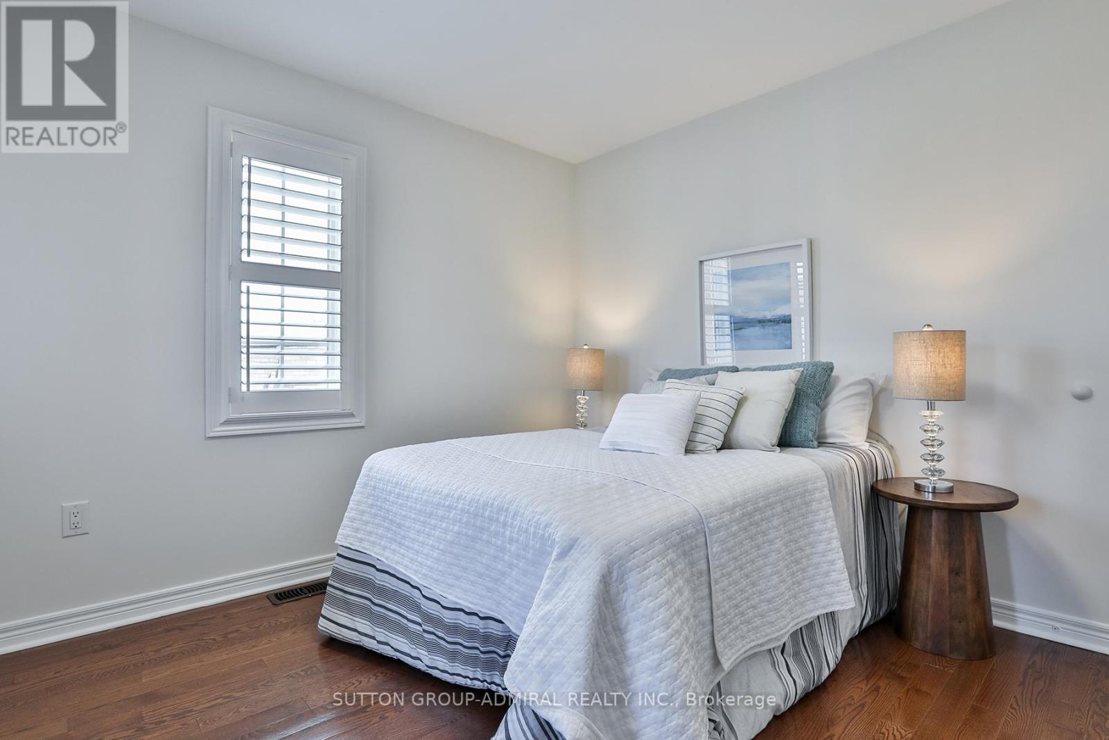 Photo 32 of 46 15 Old Colony Road, Richmond Hill ON