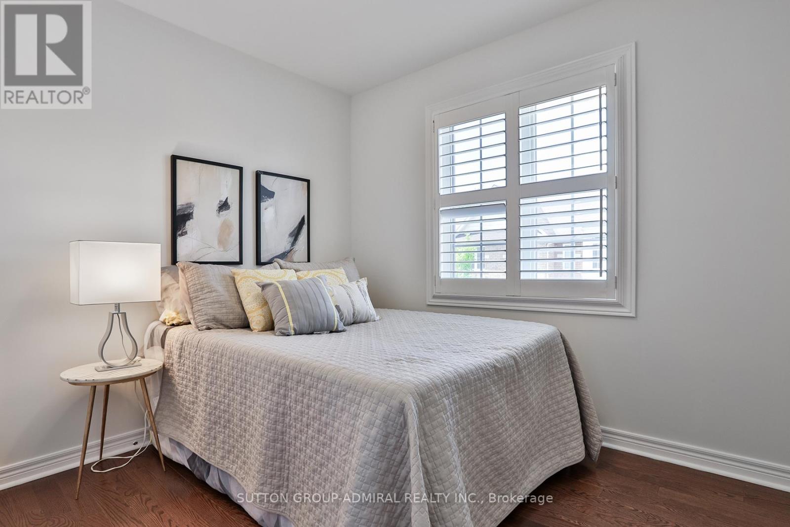 Photo 13 of 46 15 Old Colony Road, Richmond Hill ON