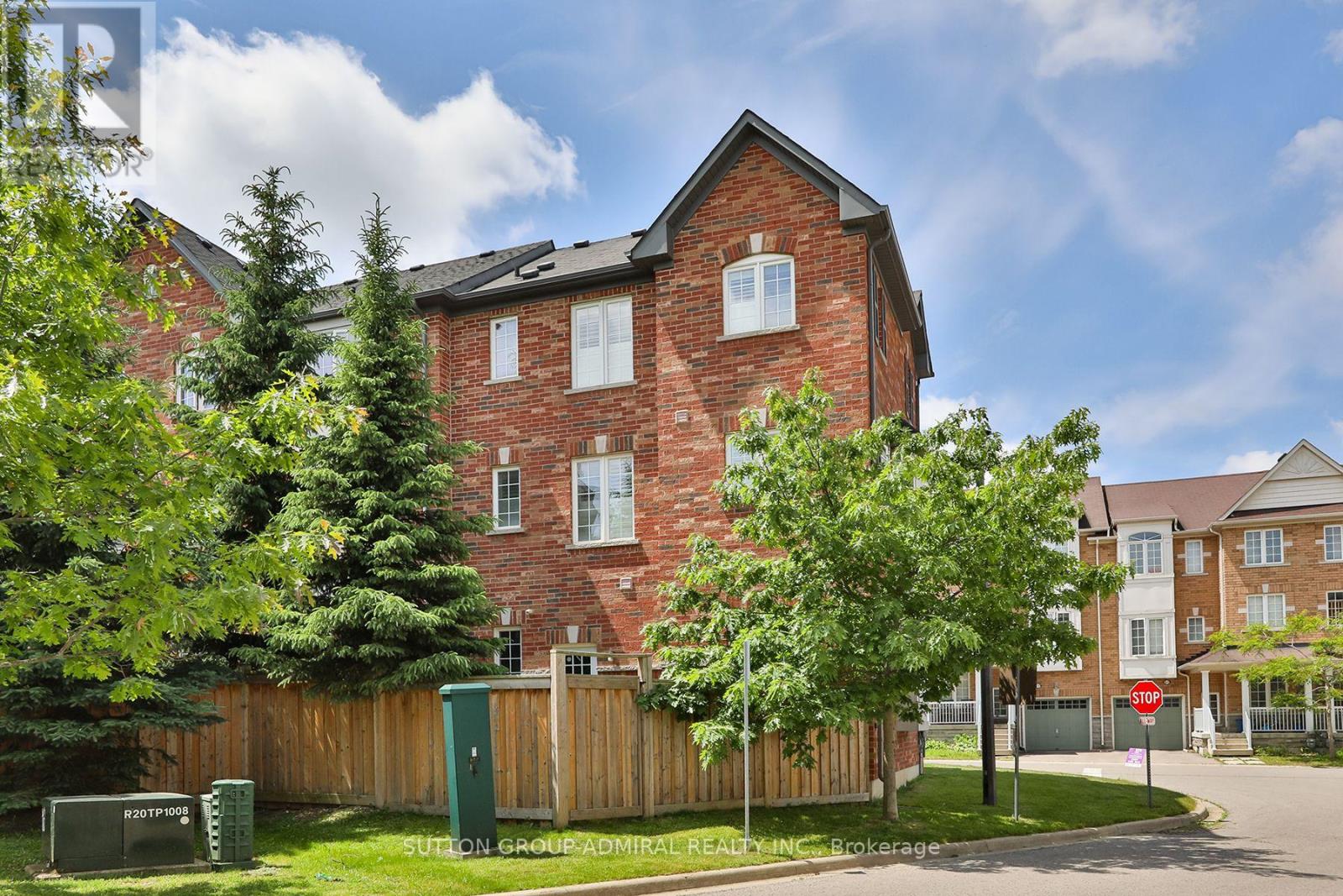 Photo 7 of 46 15 Old Colony Road, Richmond Hill ON