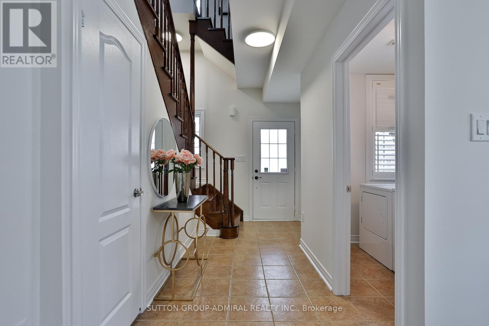 Photo 23 of 46 15 Old Colony Road, Richmond Hill ON