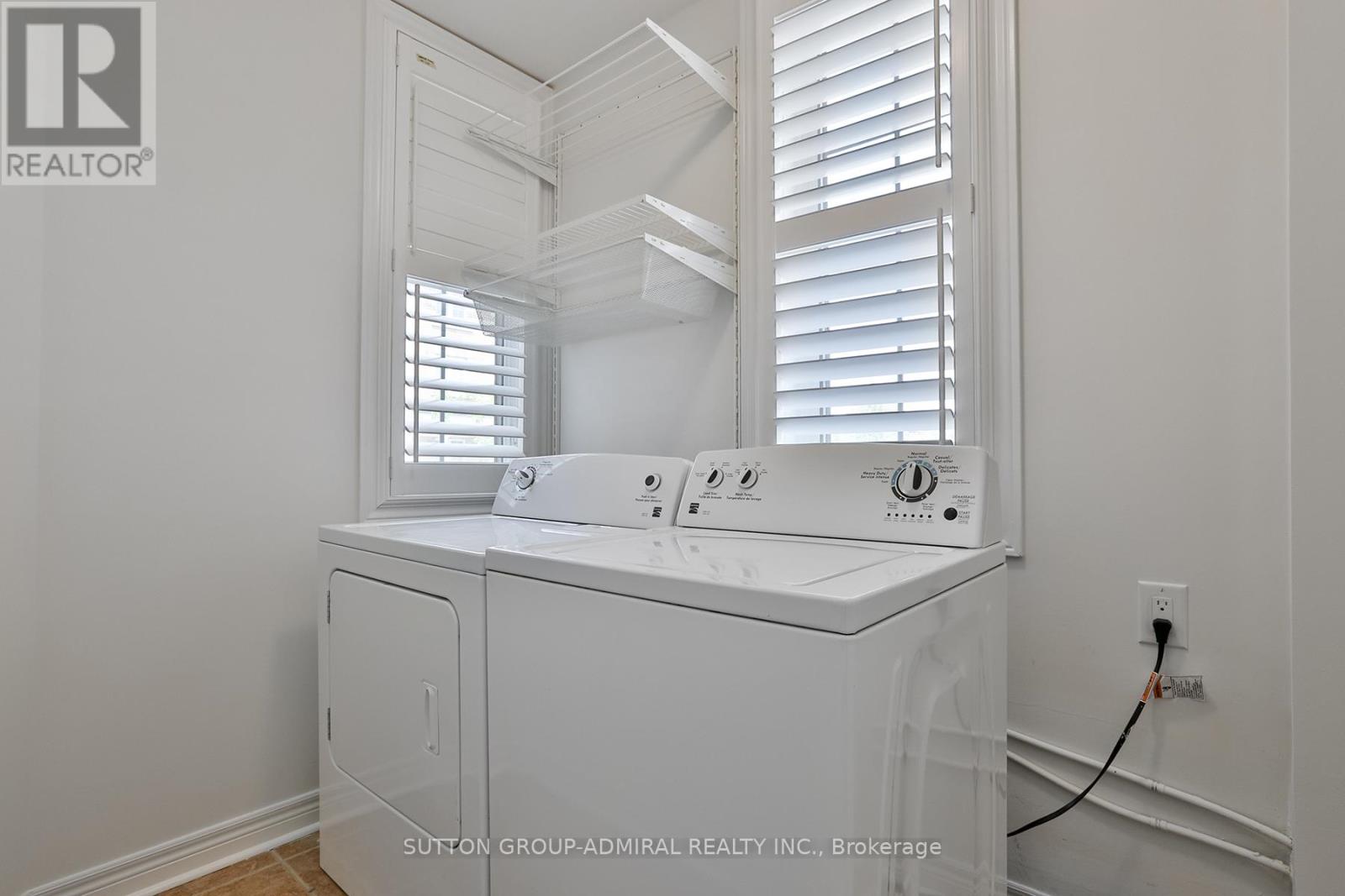Photo 1 of 46 15 Old Colony Road, Richmond Hill ON
