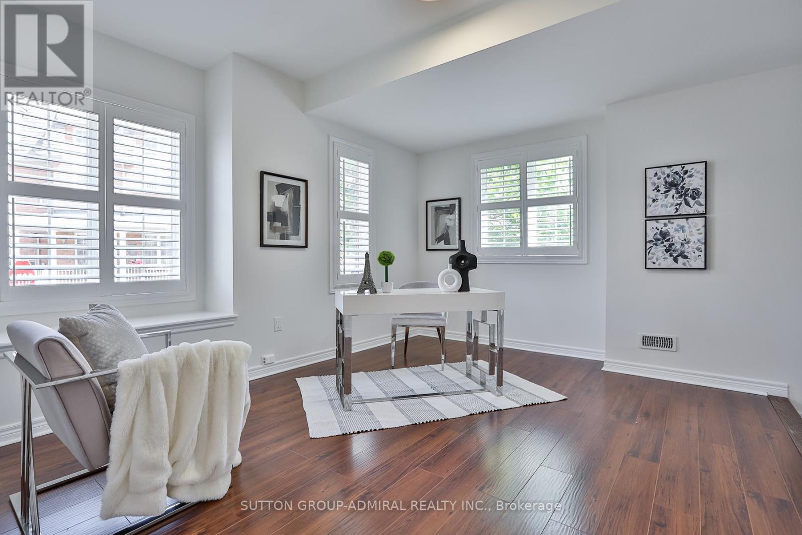 Photo 33 of 46 15 Old Colony Road, Richmond Hill ON