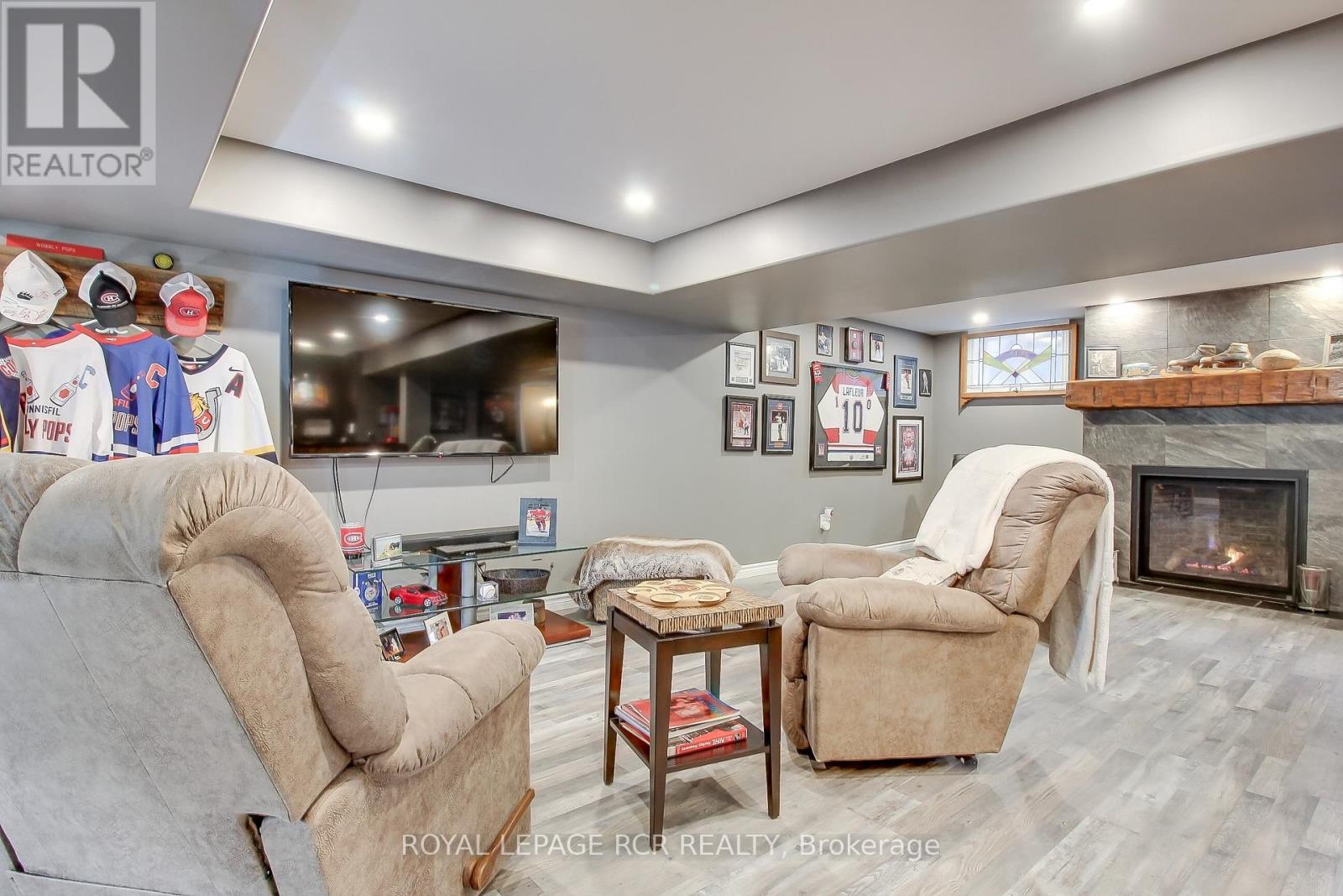Photo 32 of 1047 Nantyr Drive, Innisfil ON