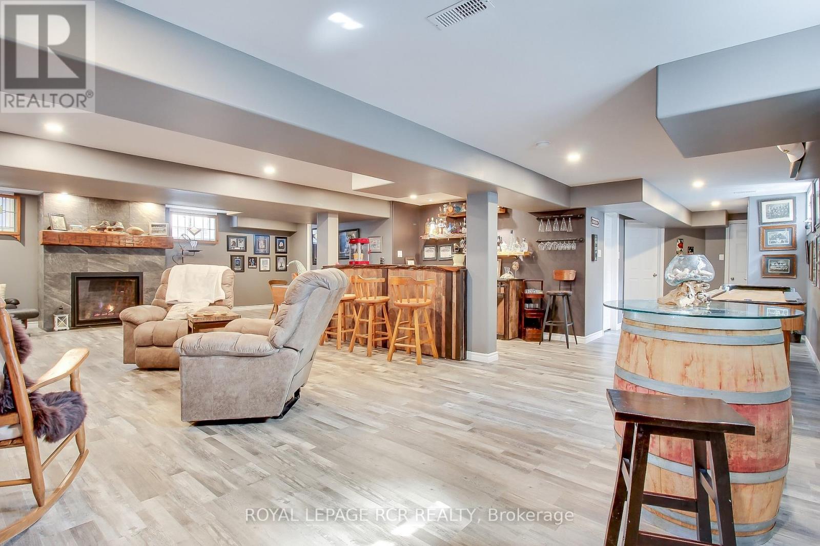 Photo 17 of 1047 Nantyr Drive, Innisfil ON
