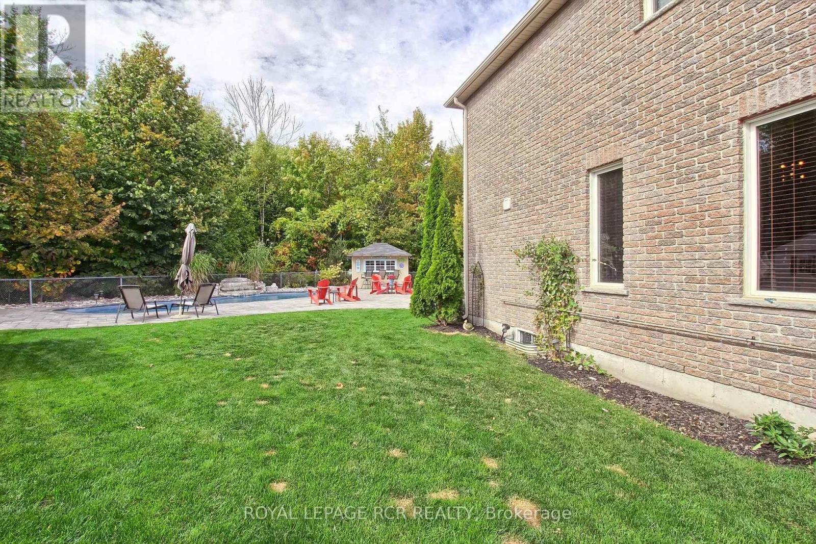 Photo 1 of 1047 Nantyr Drive, Innisfil ON
