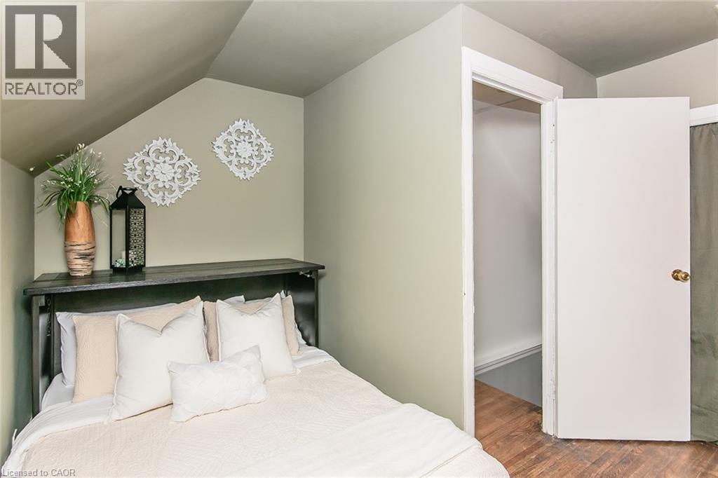 Photo 5 of 195 Edinburgh Road N, Guelph ON
