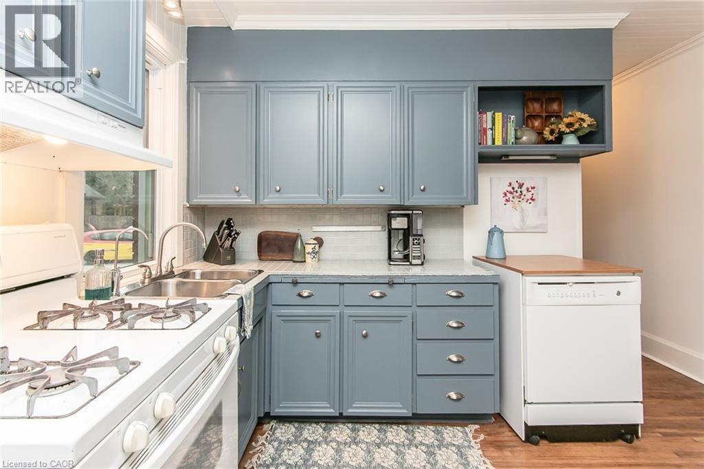 Photo 4 of 195 Edinburgh Road N, Guelph ON