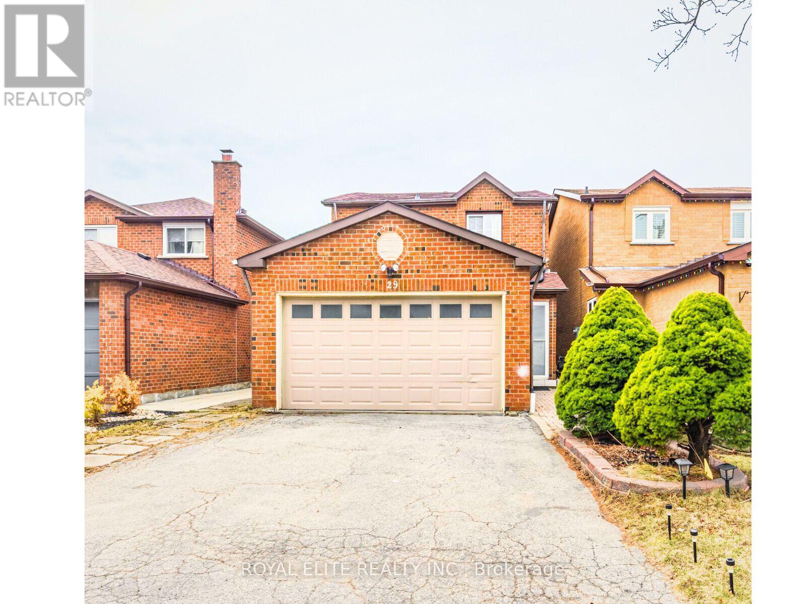 Photo 9 of 29 Ashmore Crescent, Markham ON