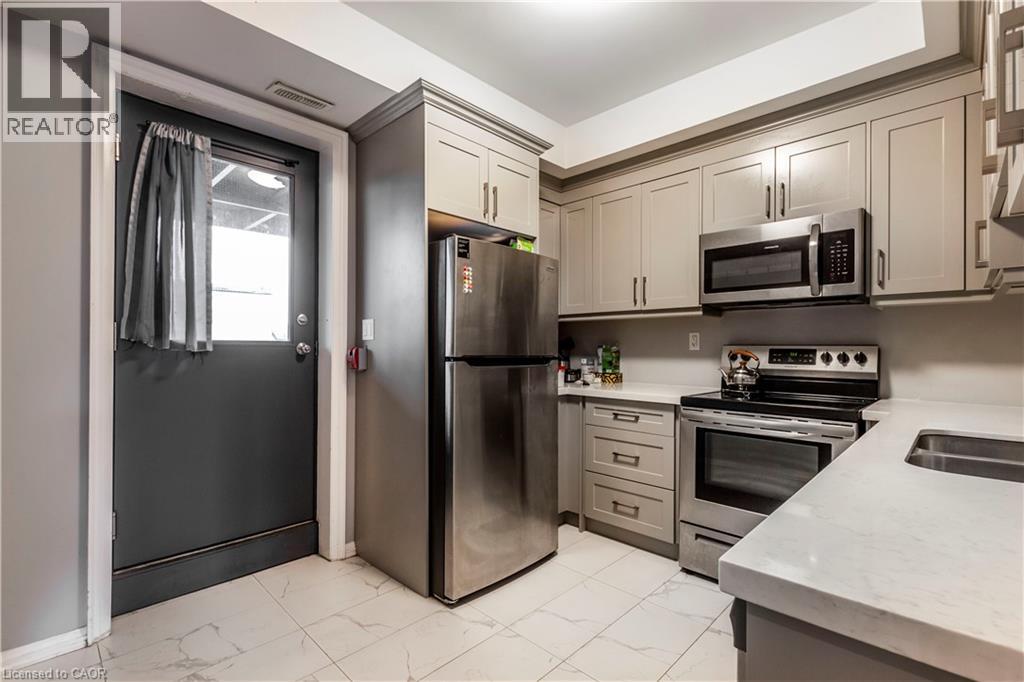 Photo 8 of 144 Wellington Street N Unit 2, Hamilton ON